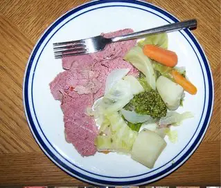 corned beef and cabbage dinner