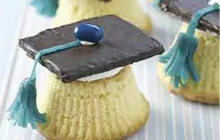 graduation cupcakes